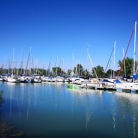 Balaton Art Guesthouse Balatonszárszó Zewnętrze zdjęcie